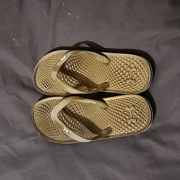 Under Armour Flip Flops - Picture 1 of 3
